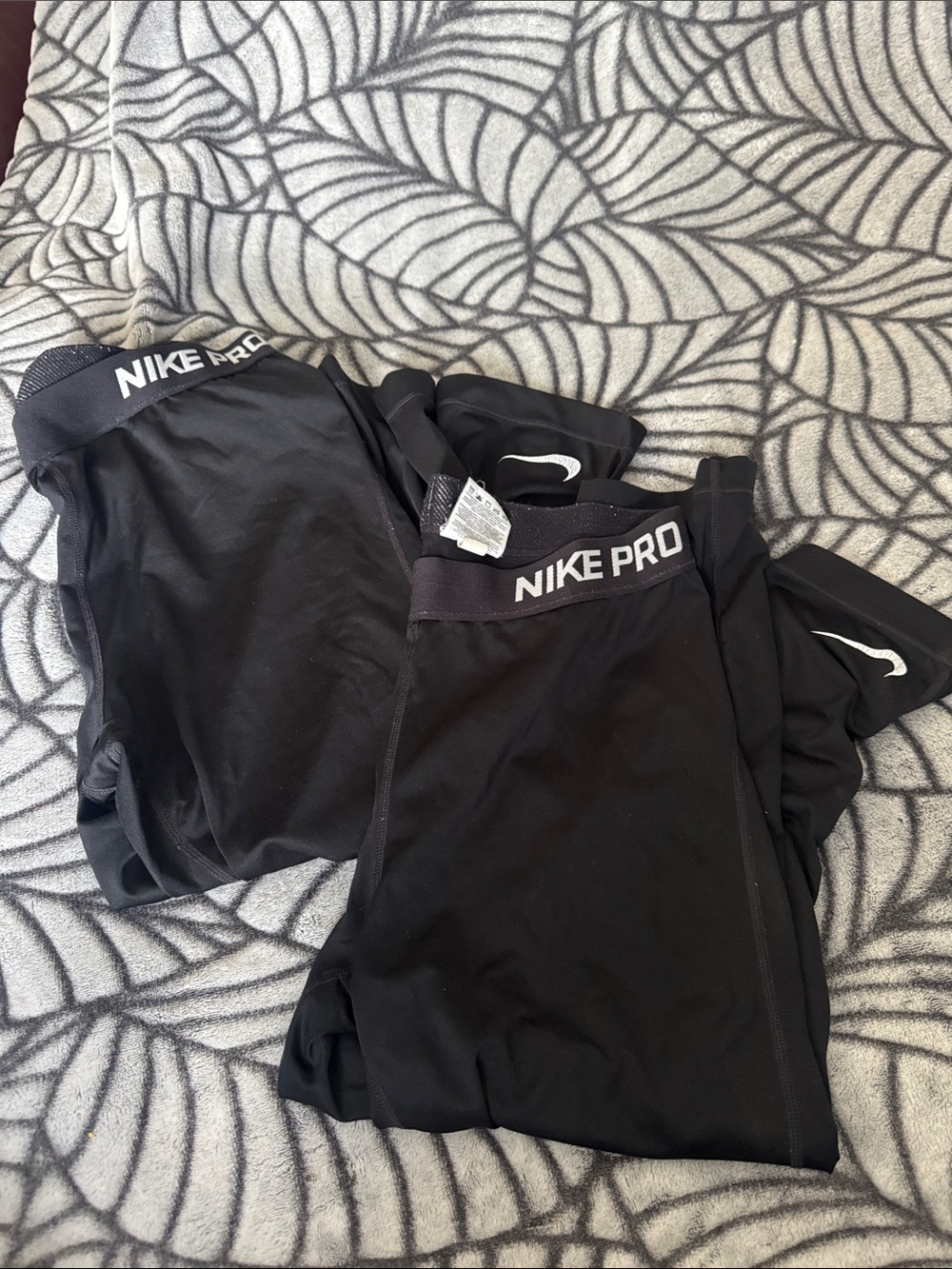 Set of 2 - Nike Pro Capri Leggings Bundle Large